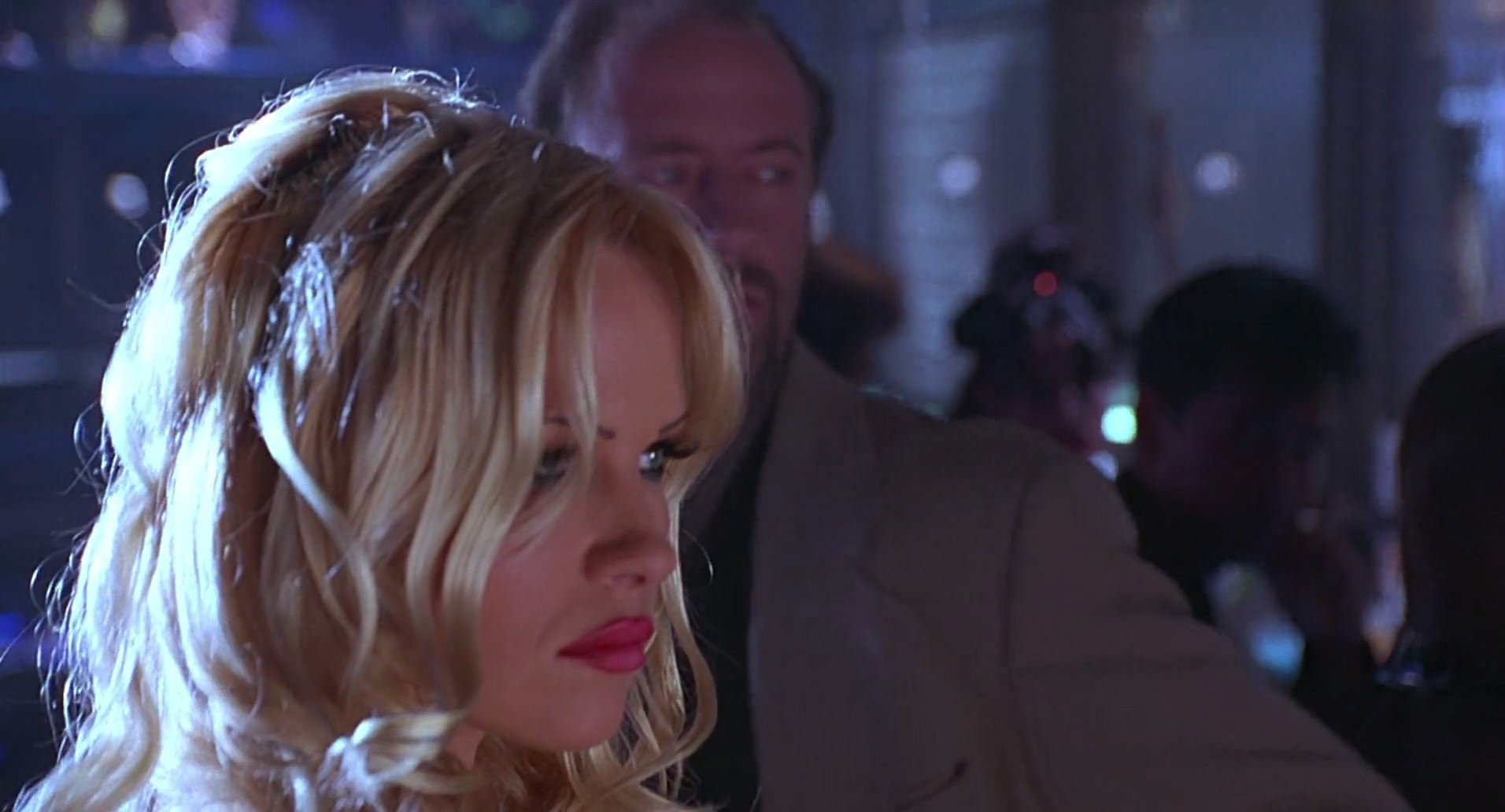 Barb Wire (1996) screencap 3645