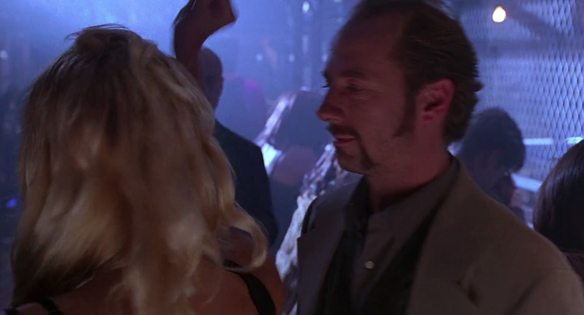 Barb Wire (1996) screencap 3669