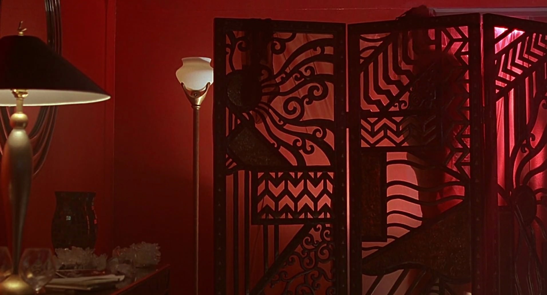 Barb Wire (1996) screencap 3696
