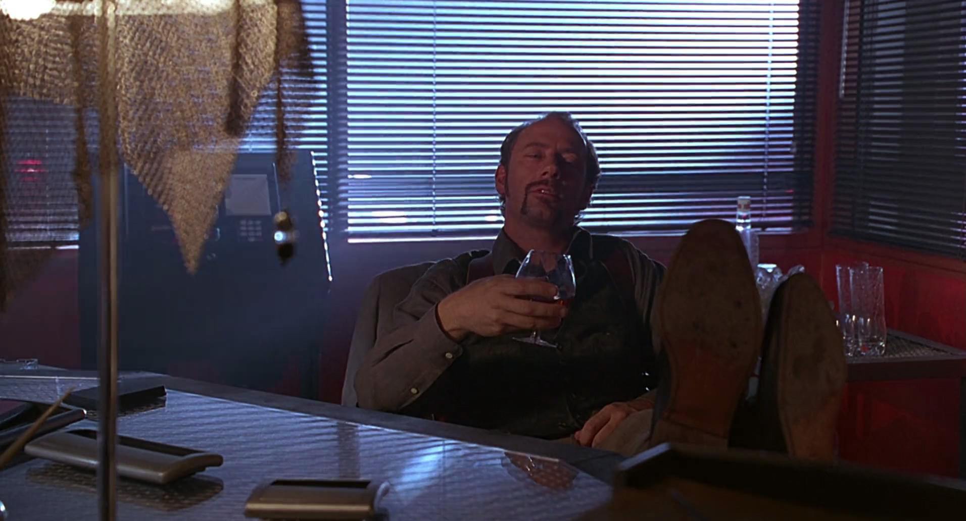 Barb Wire (1996) HD screenshot 3698