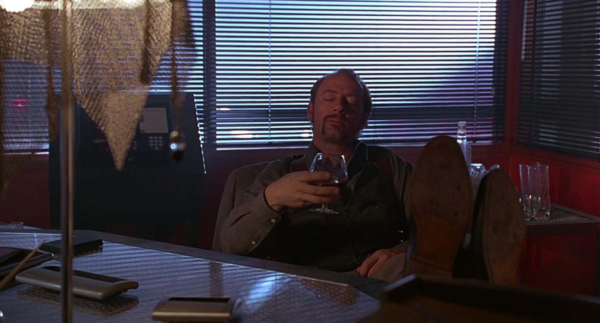 Barb Wire (1996) screencap 3699