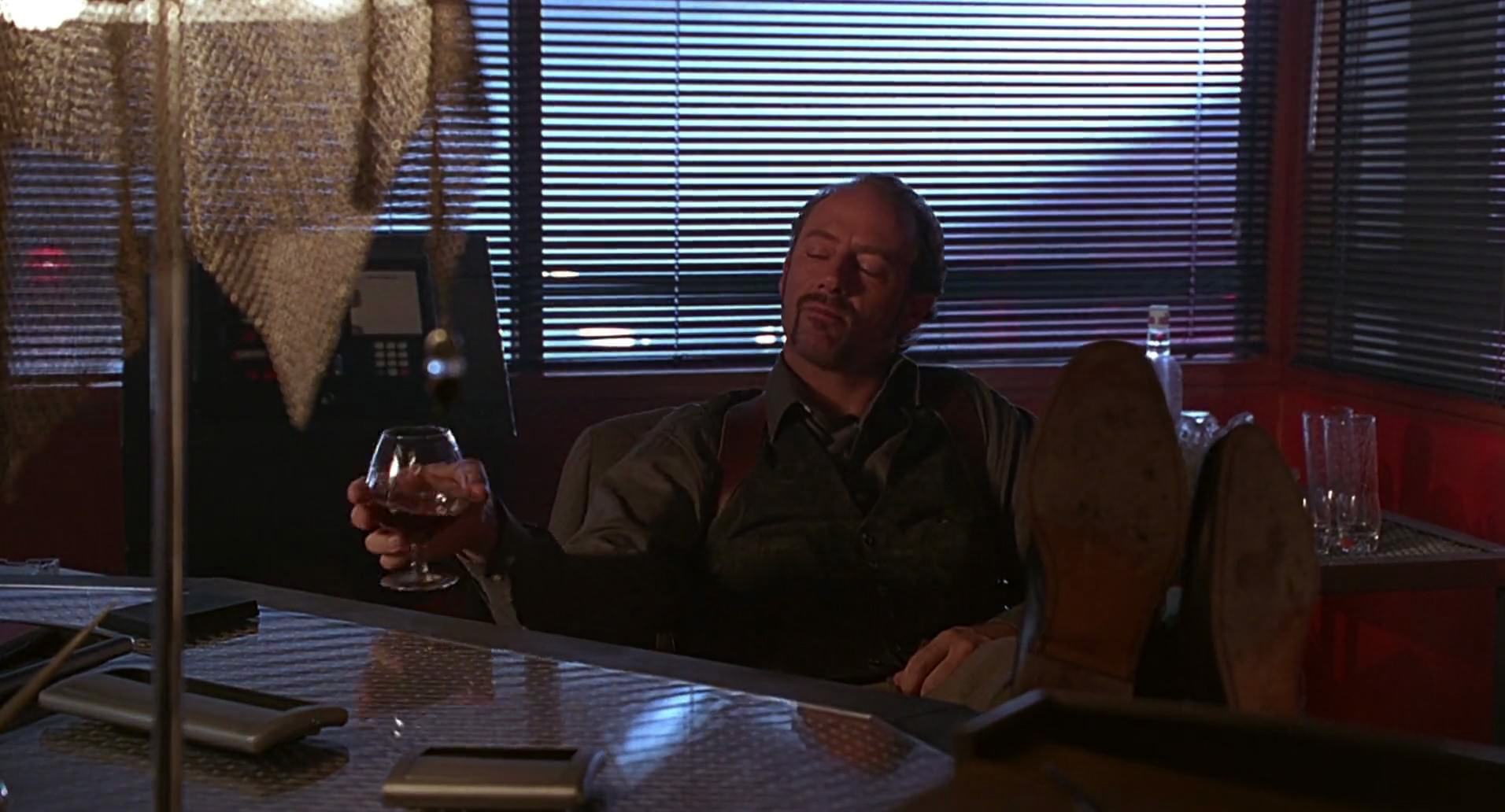 Barb Wire (1996) HD screenshot 3701