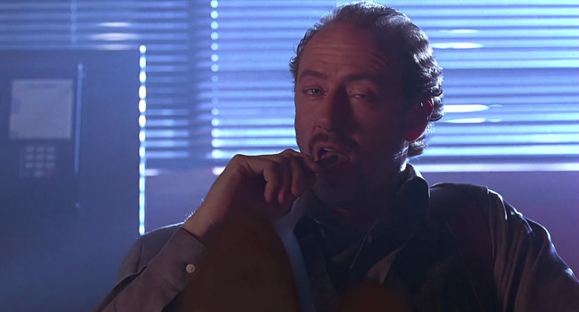 Barb Wire (1996) screencap 3720