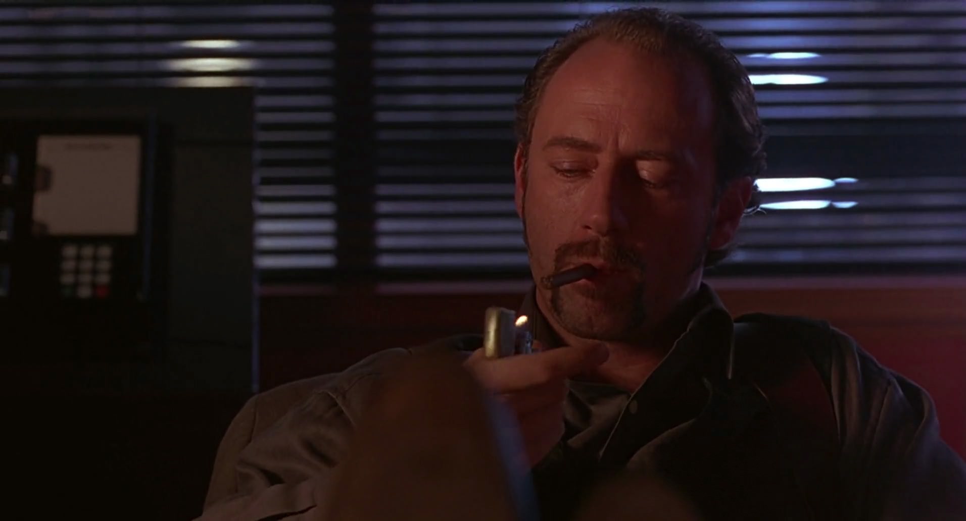 Barb Wire (1996) screencap 3732