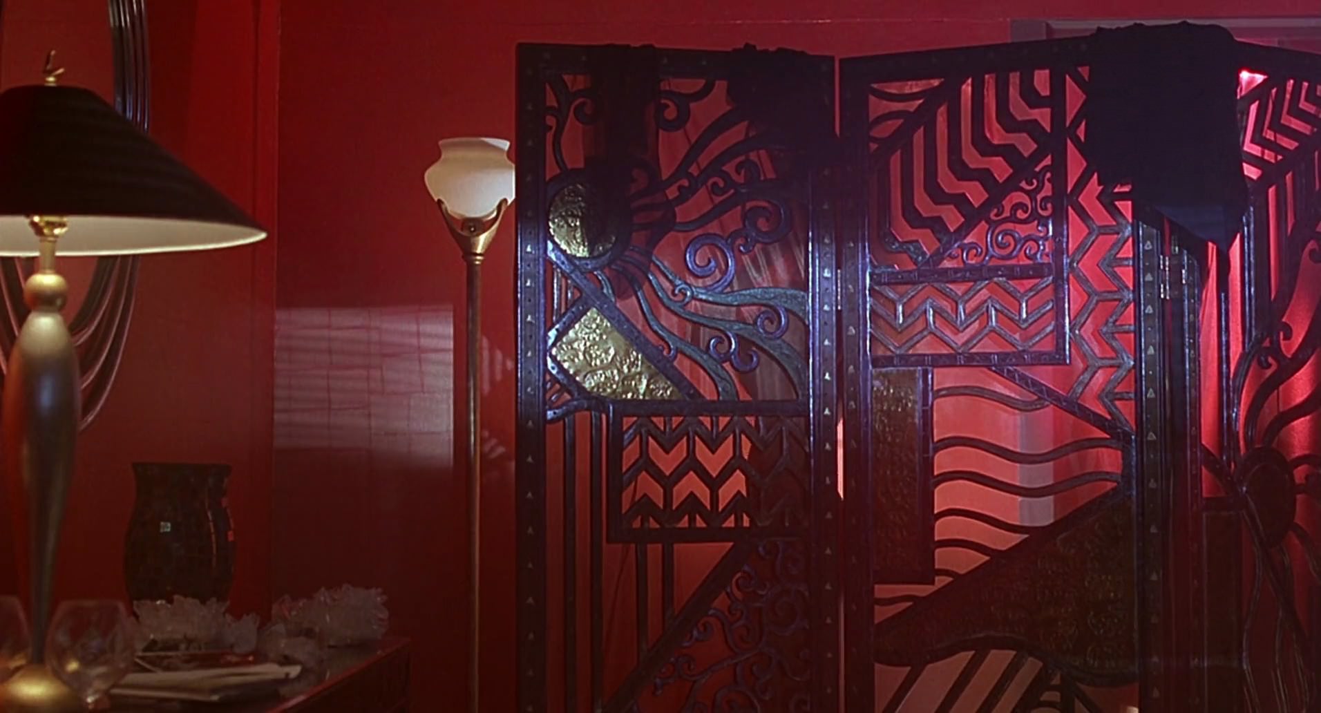 Barb Wire (1996) screencap 3741