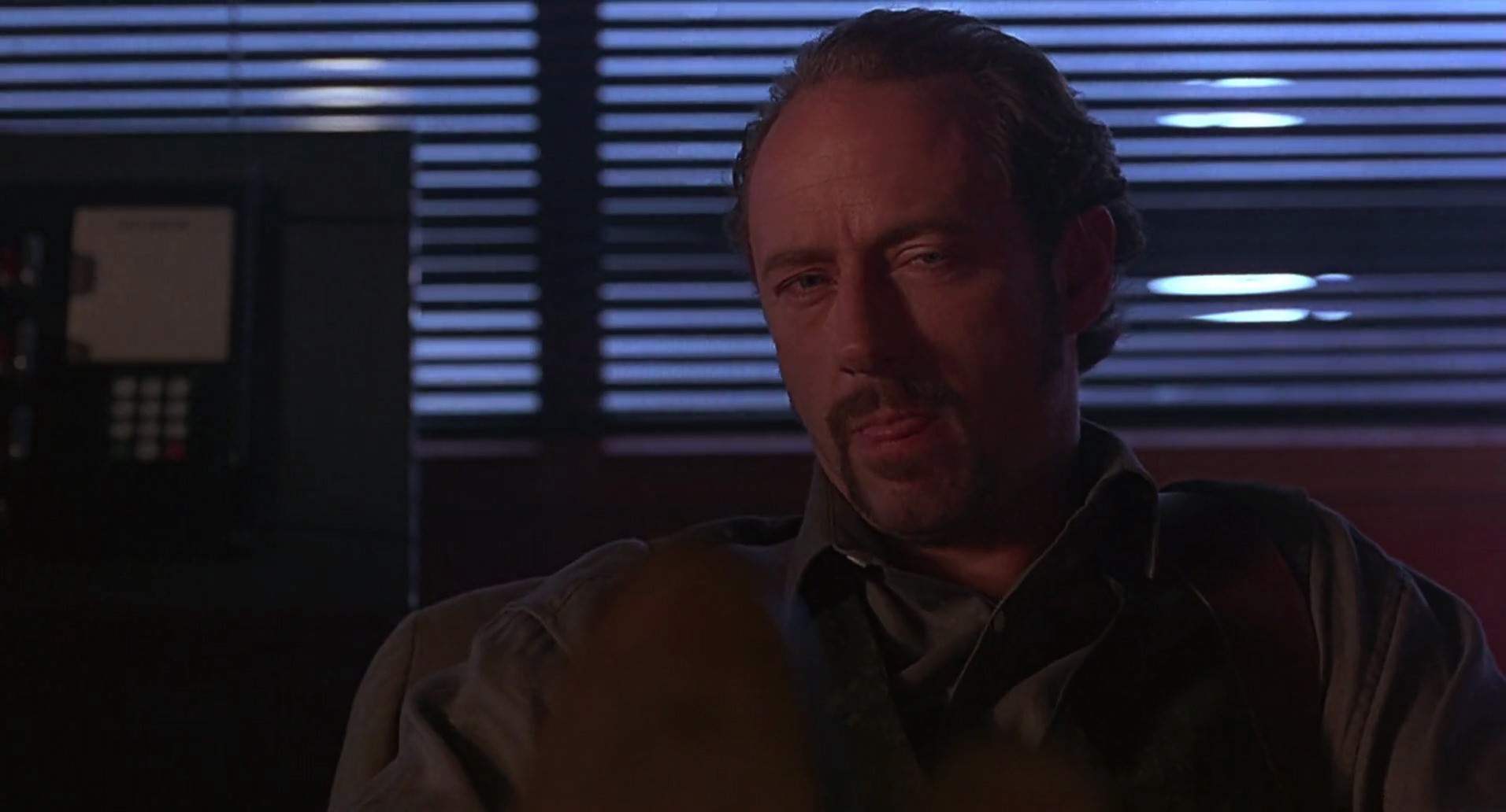Barb Wire (1996) HD screenshot 3755