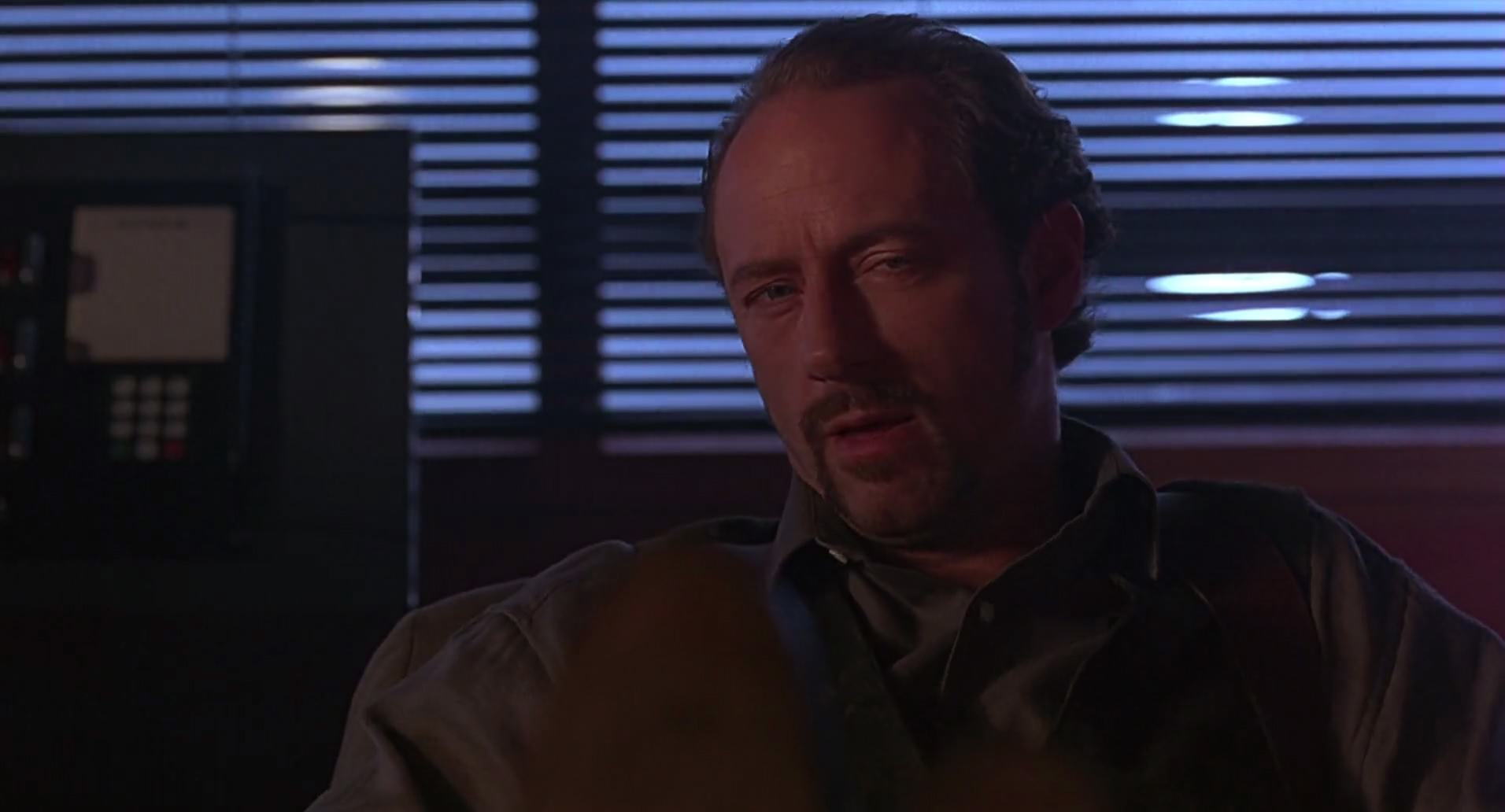 Barb Wire (1996) screencap 3756