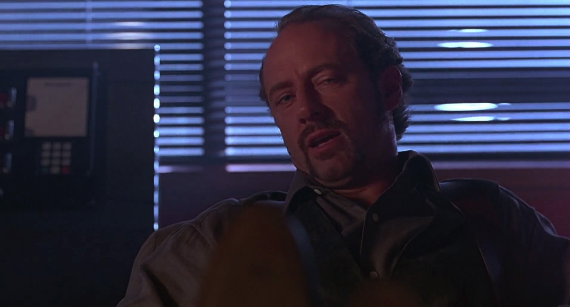 Barb Wire (1996) screencap 3759