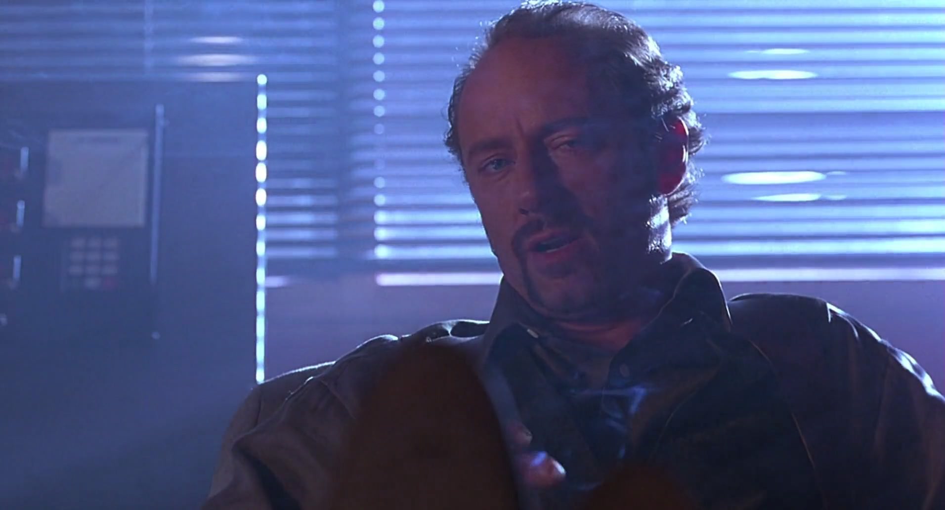 Barb Wire (1996) screencap 3762