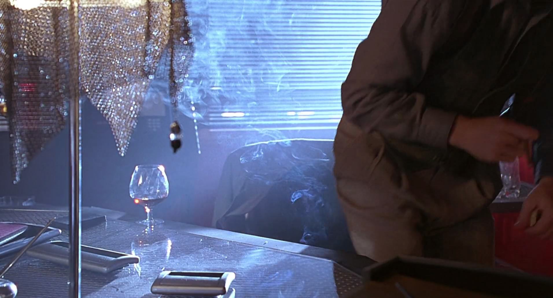 Barb Wire (1996) screencap 3780