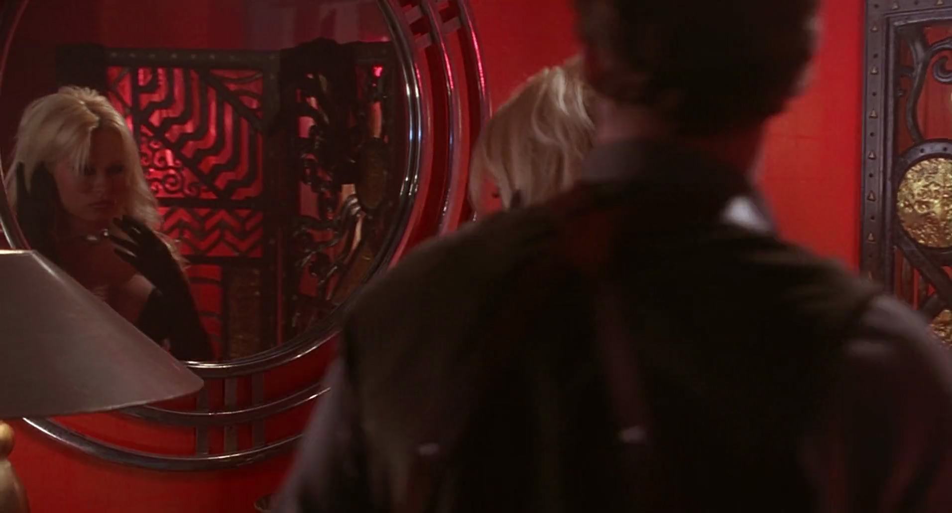 Barb Wire (1996) screencap 3783