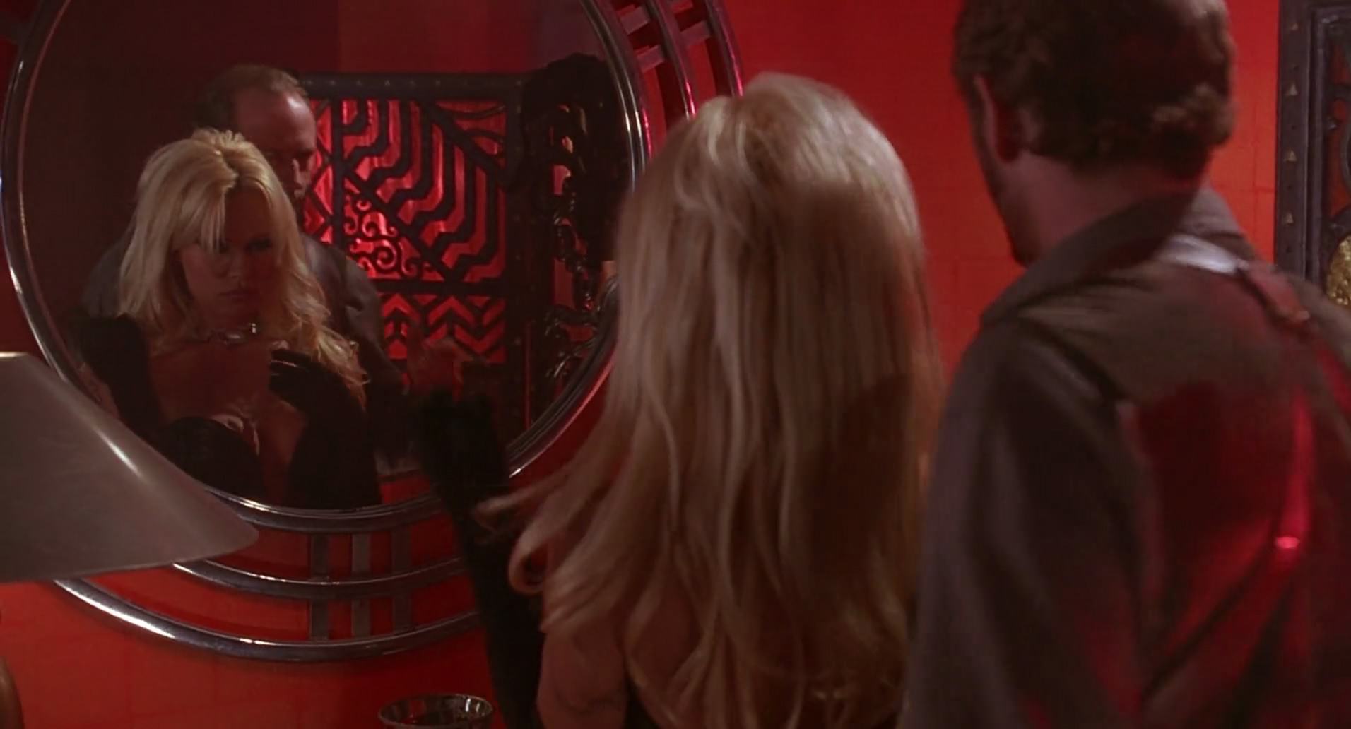 Barb Wire (1996) screencap 3786