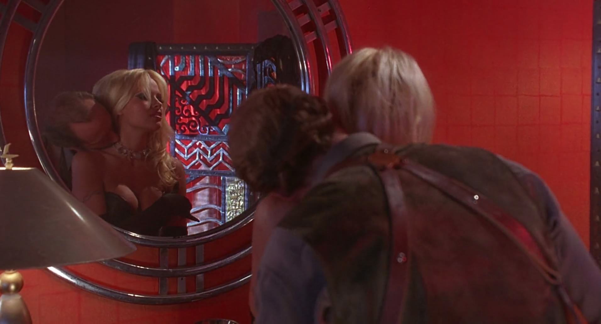 Barb Wire (1996) screencap 3801