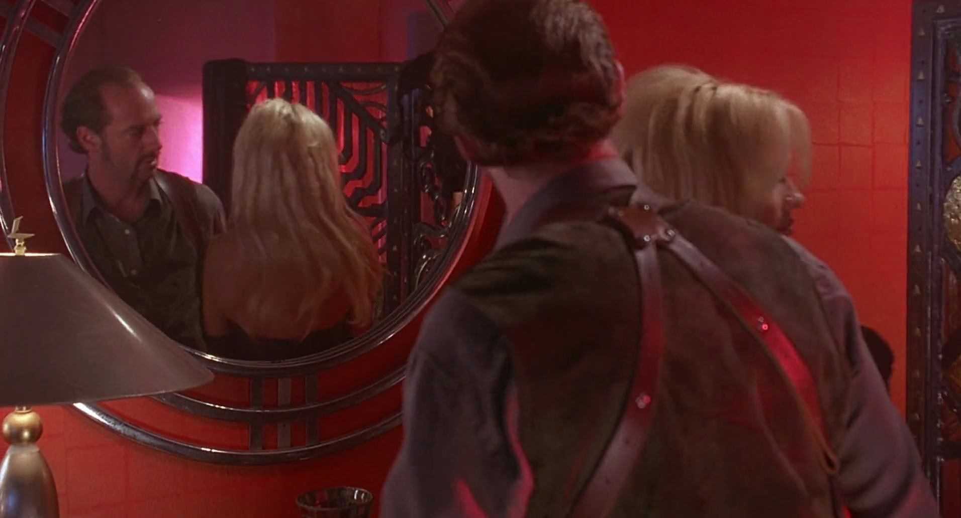 Barb Wire (1996) screencap 3804