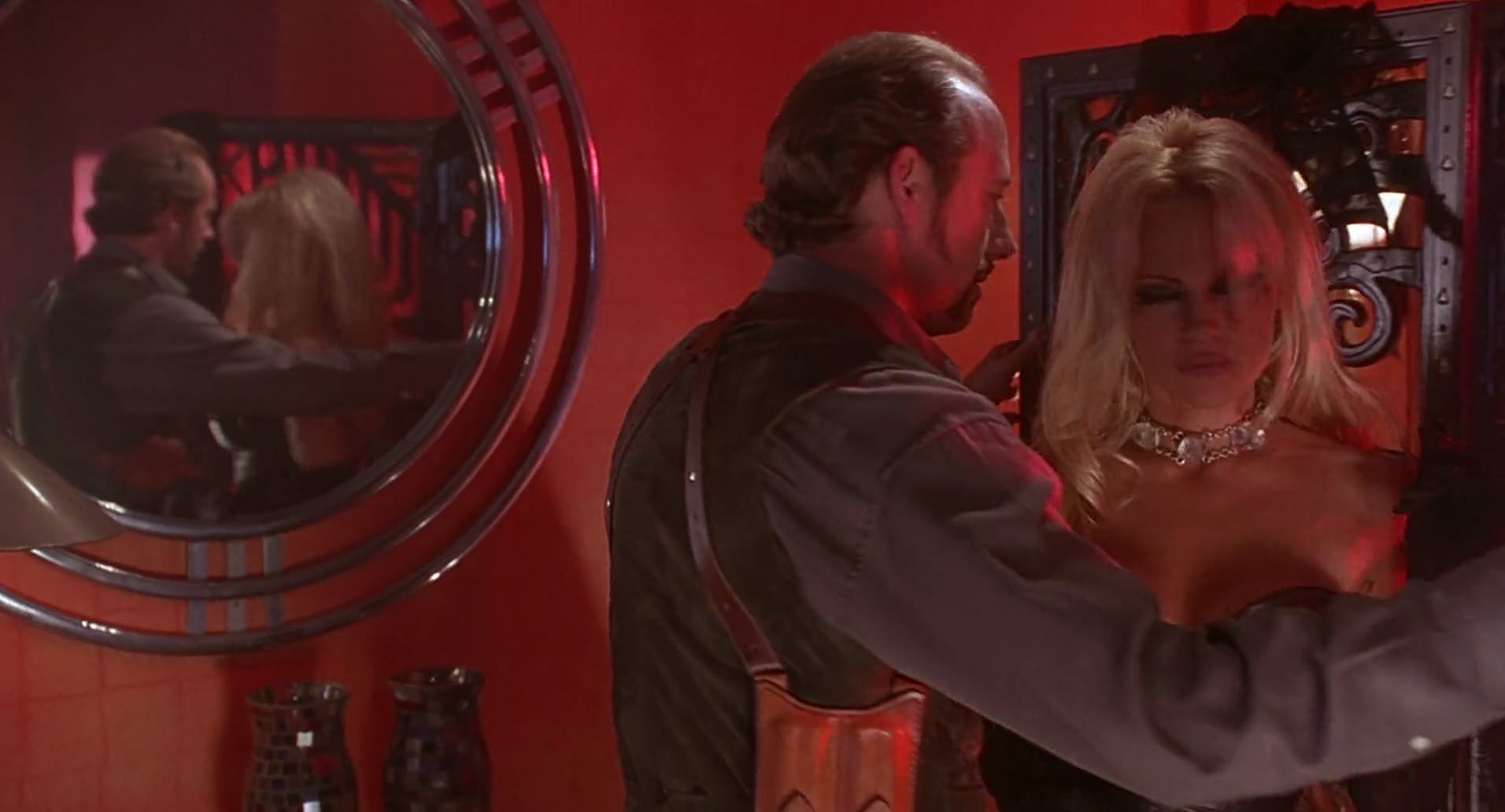 Barb Wire (1996) screencap 3807