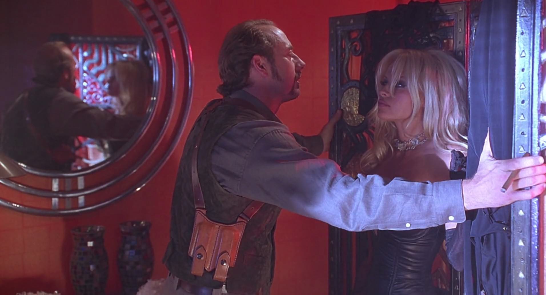 Barb Wire (1996) screencap 3816