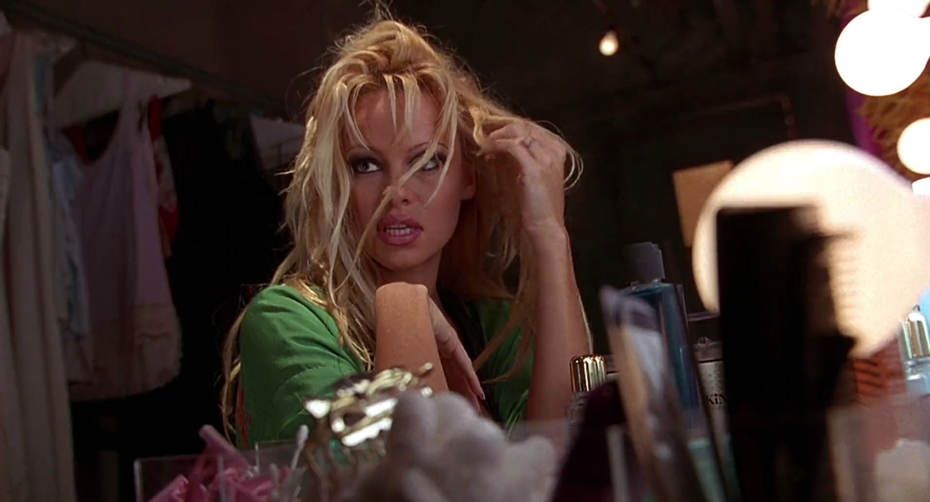 Barb Wire (1996) screencap 387