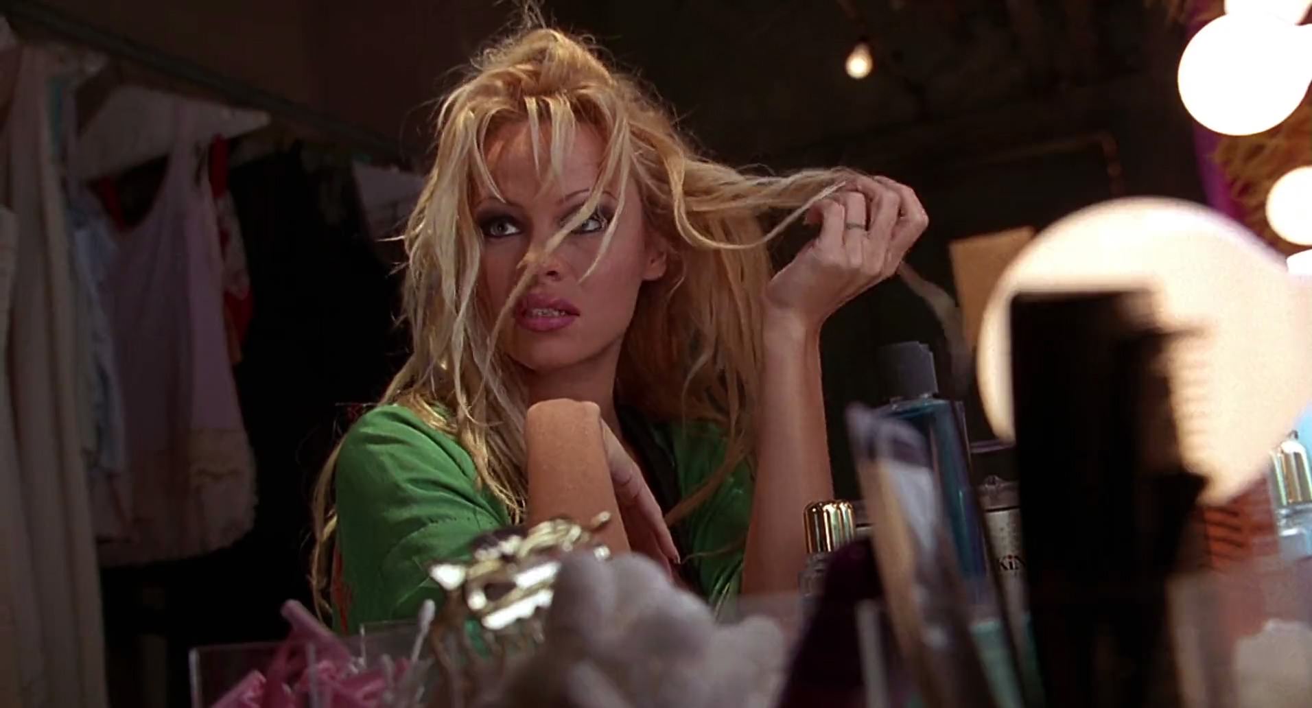 Barb Wire (1996) movie still 388