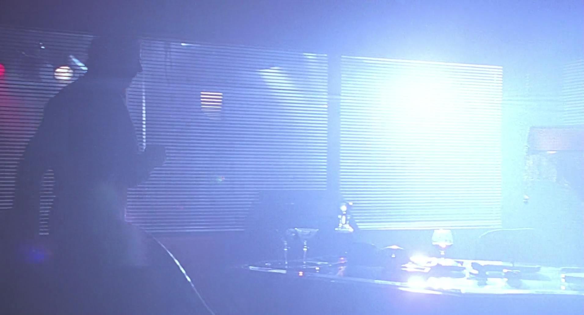 Barb Wire (1996) HD screenshot 3890