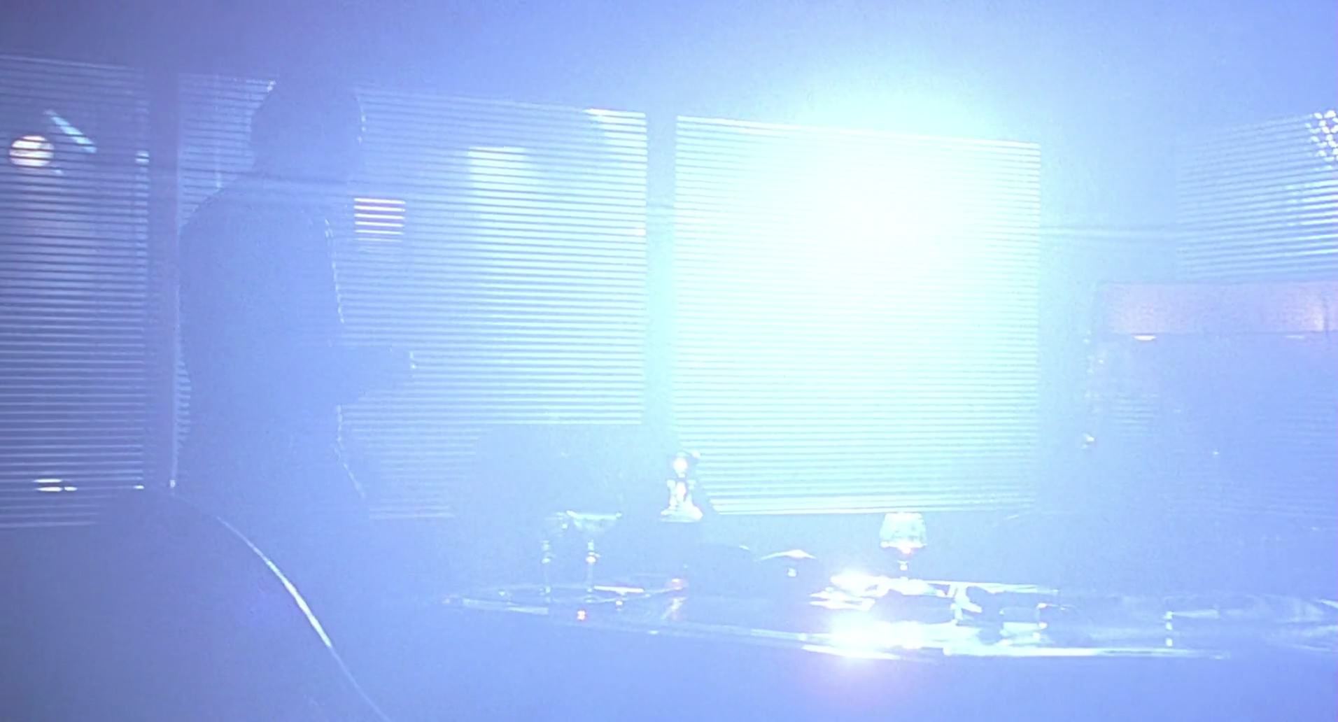 Barb Wire (1996) screencap 3891