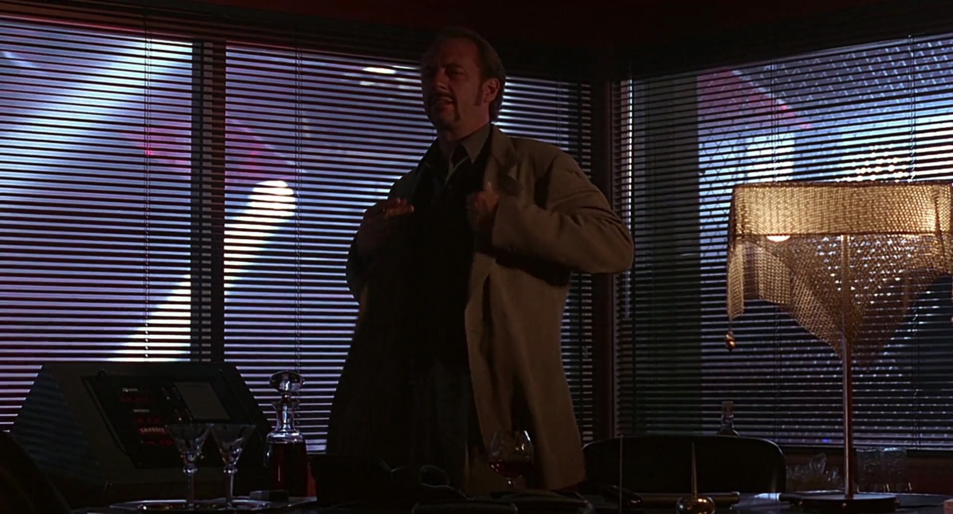 Barb Wire (1996) screencap 3906