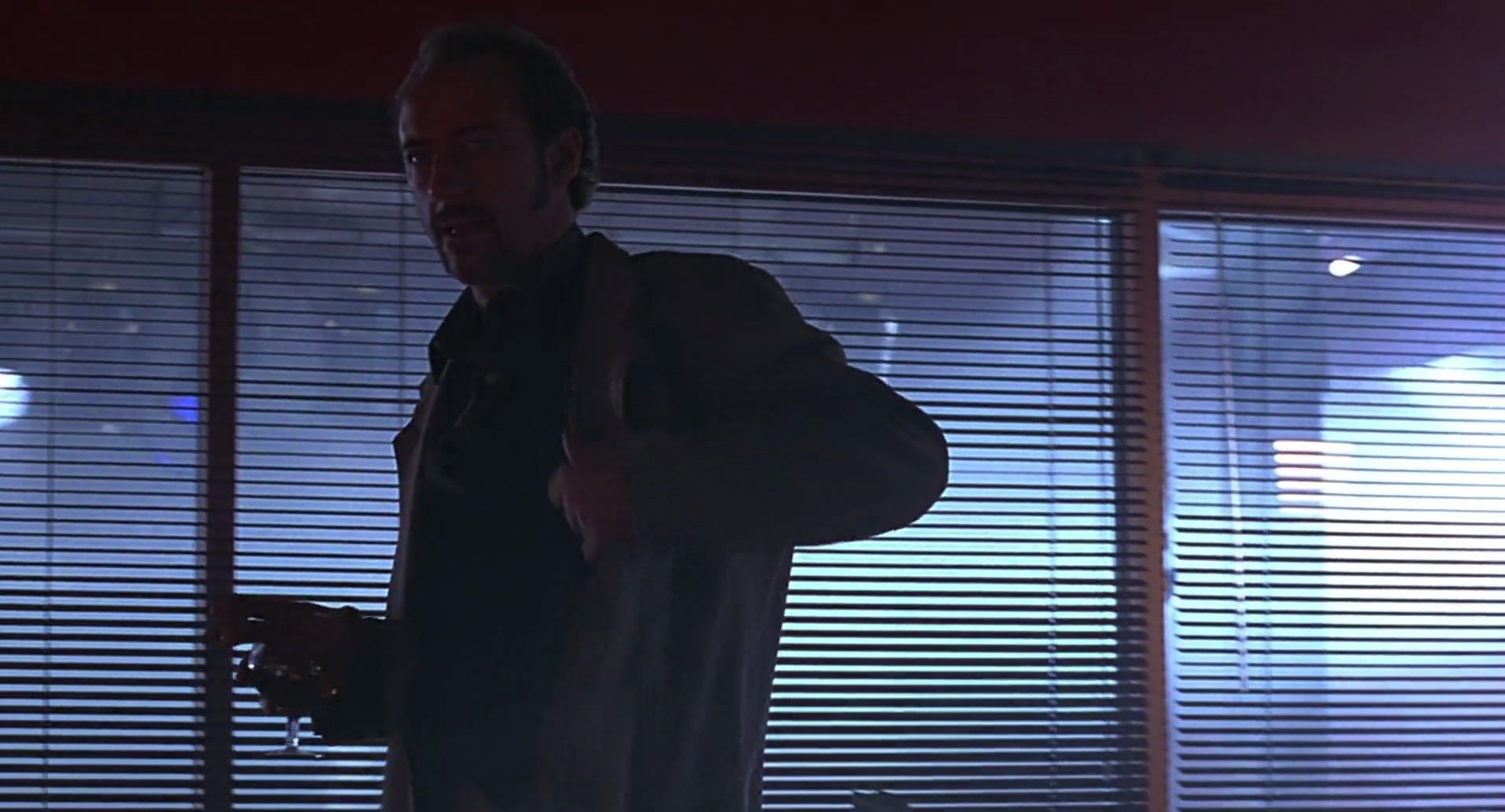 Barb Wire (1996) screencap 3921