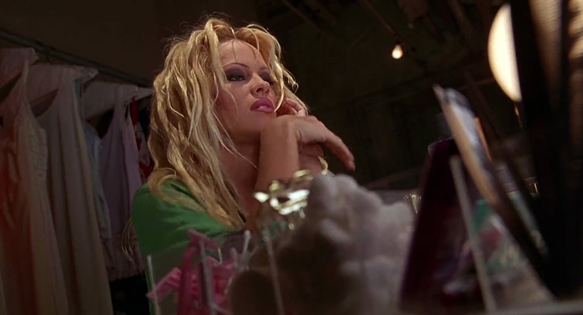 Barb Wire (1996) movie still 394