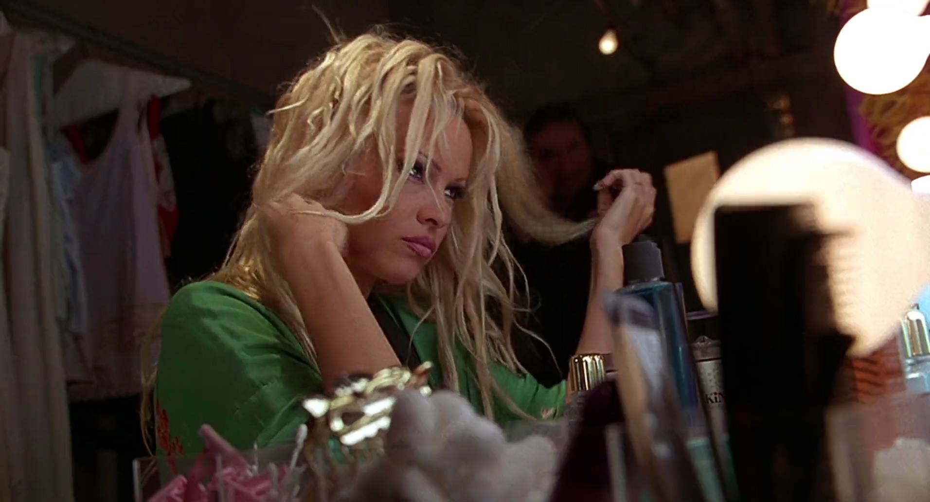Barb Wire (1996) movie still 403