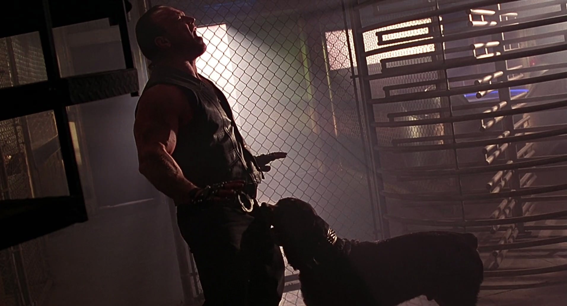 Barb Wire (1996) screencap 4053