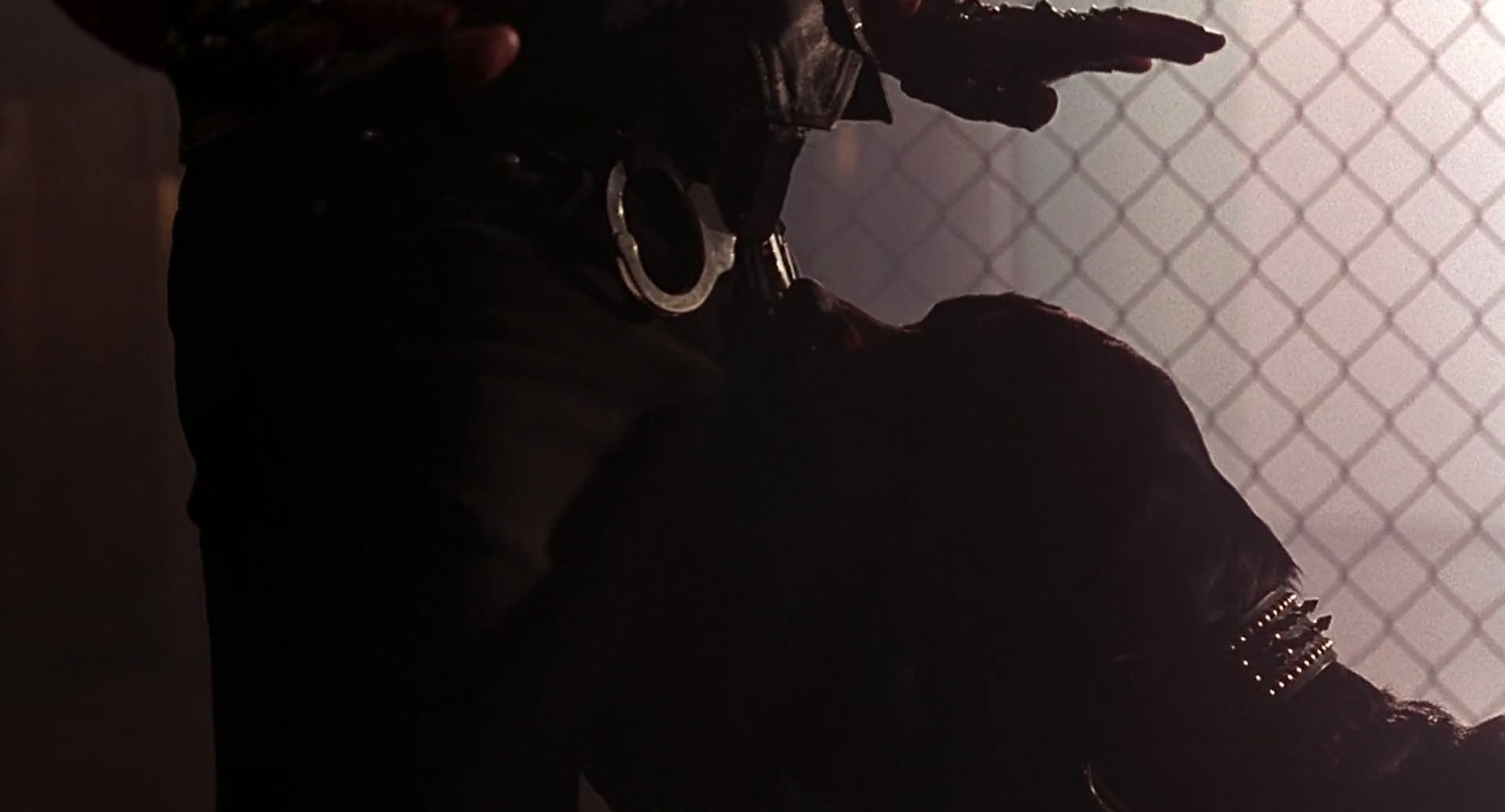 Barb Wire (1996) screencap 4062