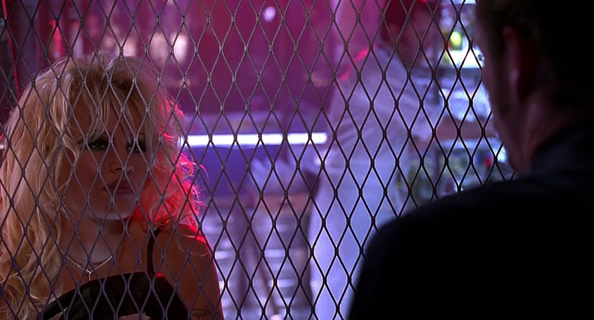 Barb Wire (1996) screencap 4155