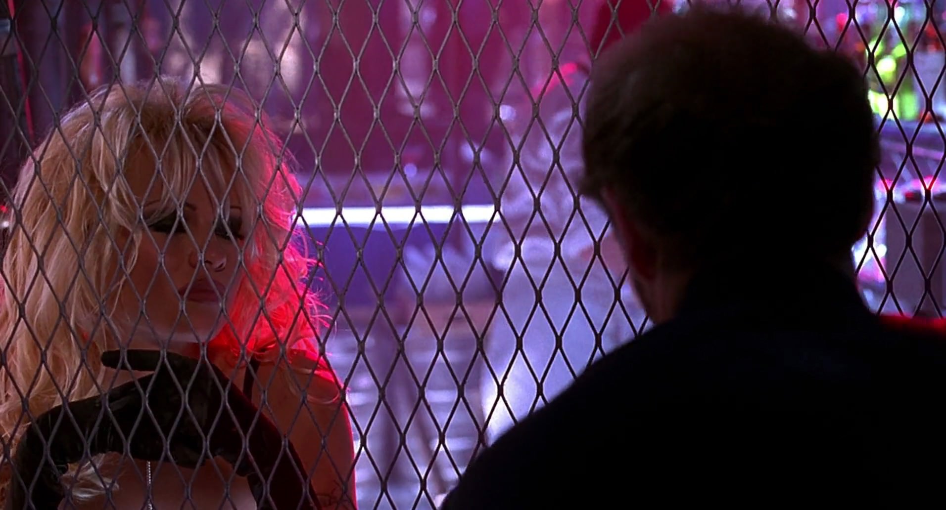 Barb Wire (1996) HD screenshot 4157