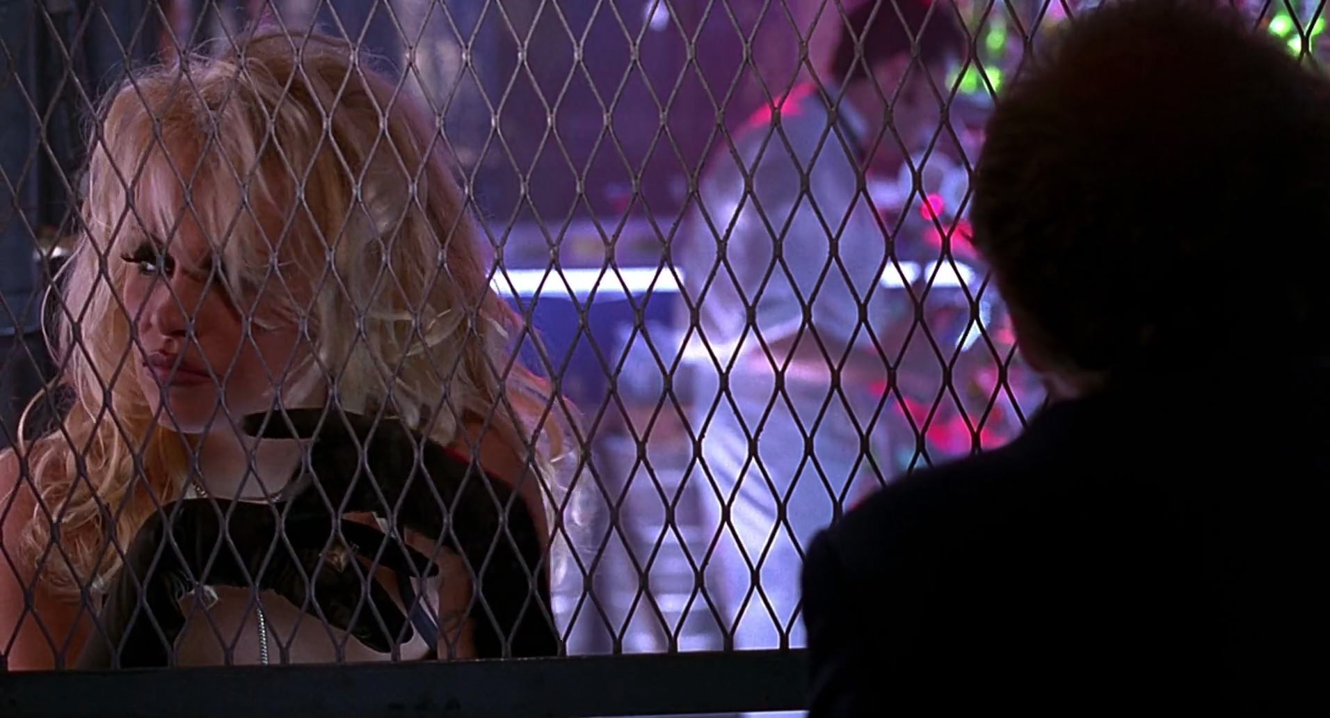 Barb Wire (1996) HD screenshot 4163