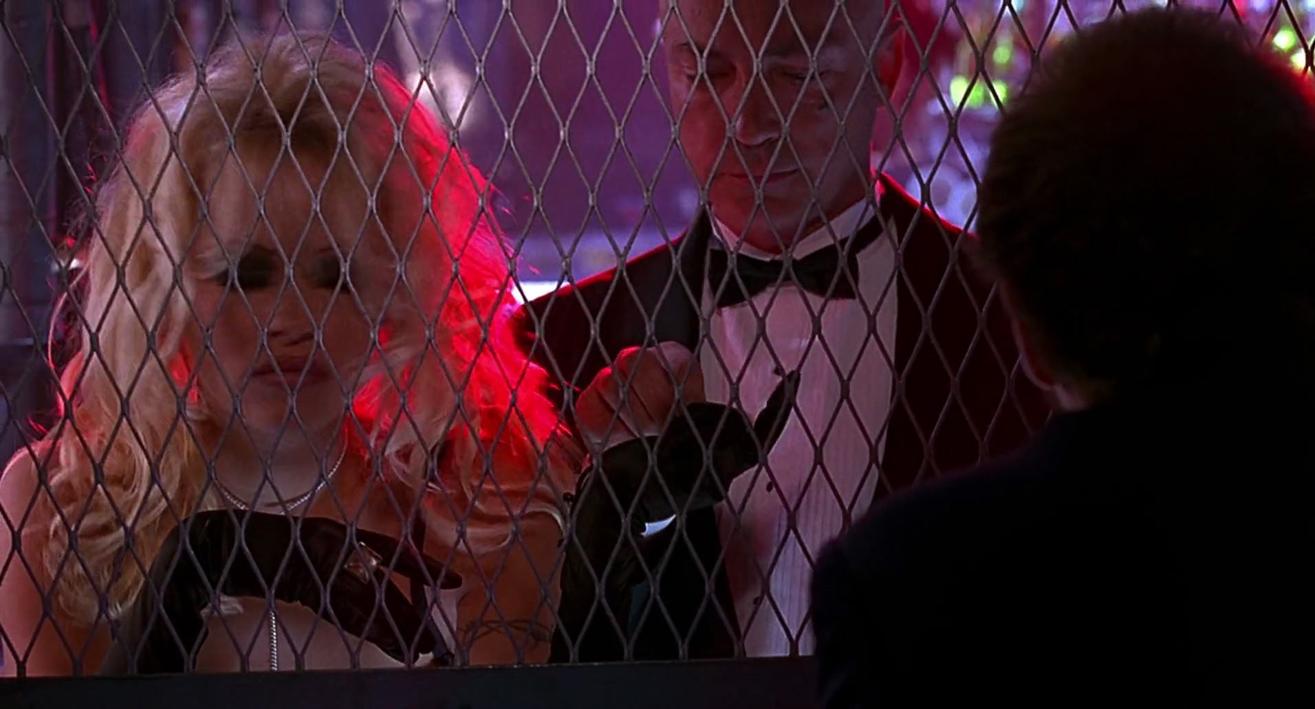 Barb Wire (1996) HD screenshot 4166