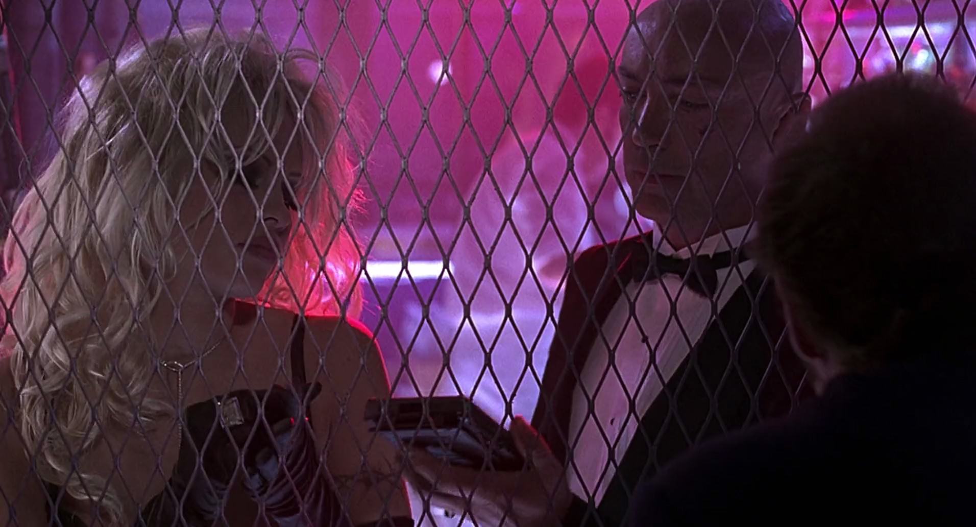 Barb Wire (1996) HD screenshot 4169