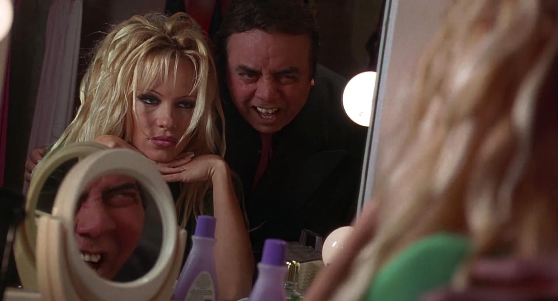 Barb Wire (1996) screencap 417