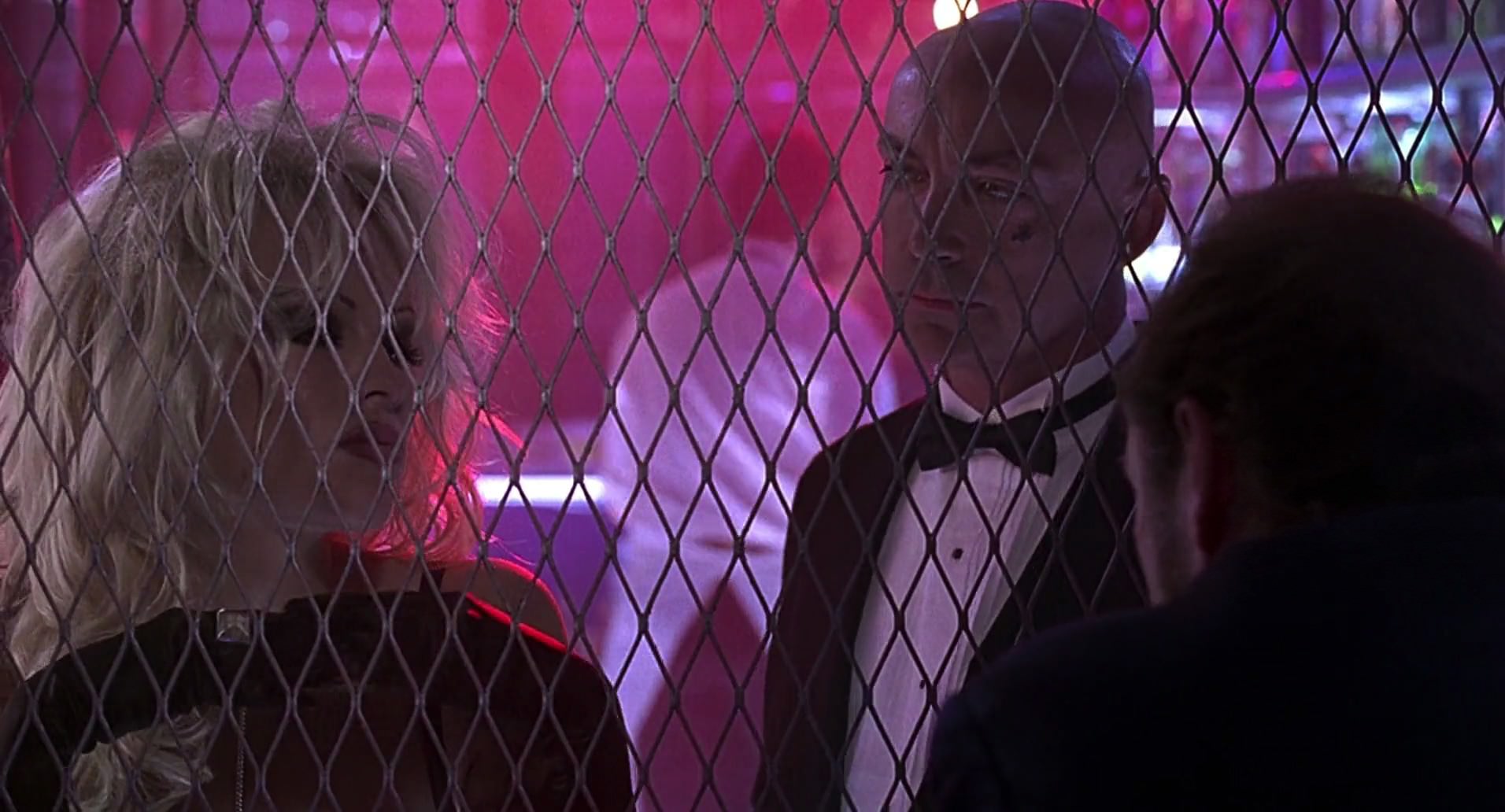 Barb Wire (1996) screencap 4182