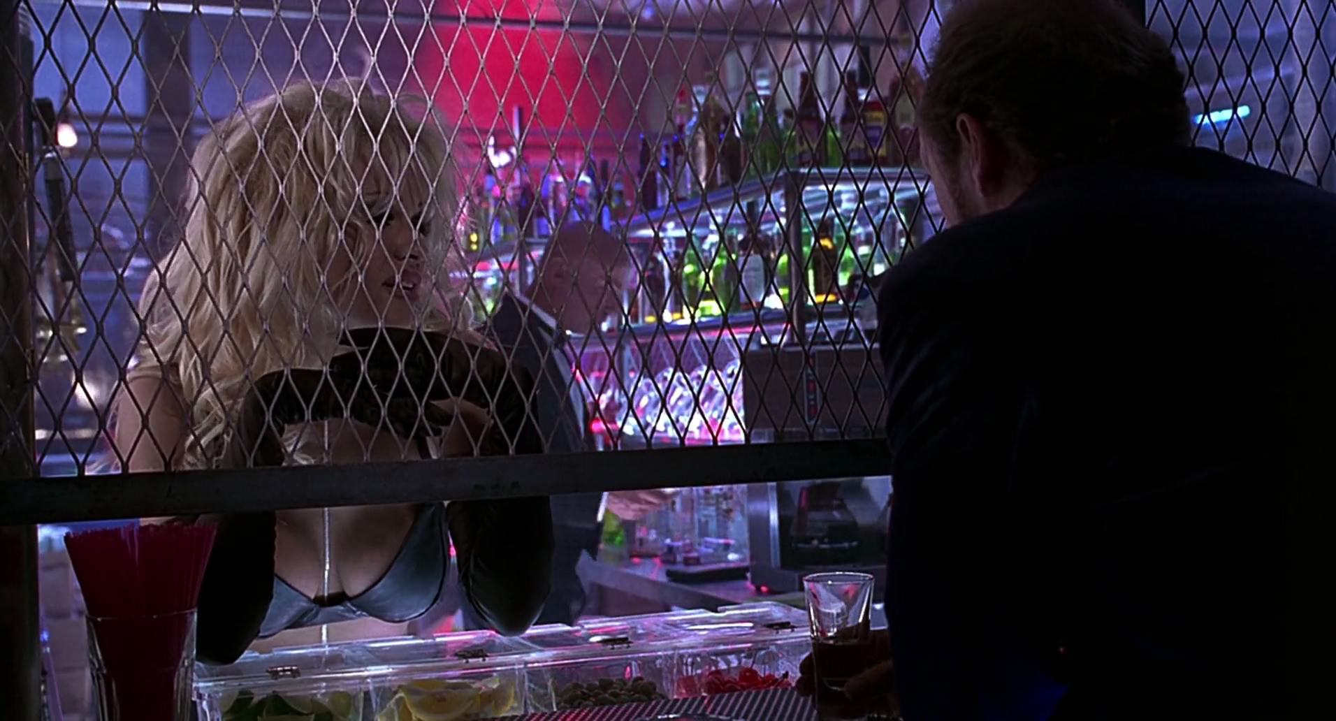 Barb Wire (1996) HD screenshot 4199