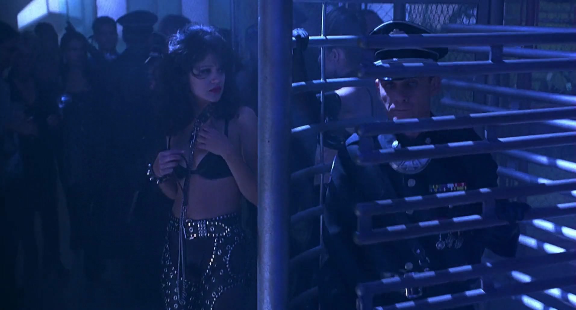 Barb Wire (1996) HD screenshot 4241