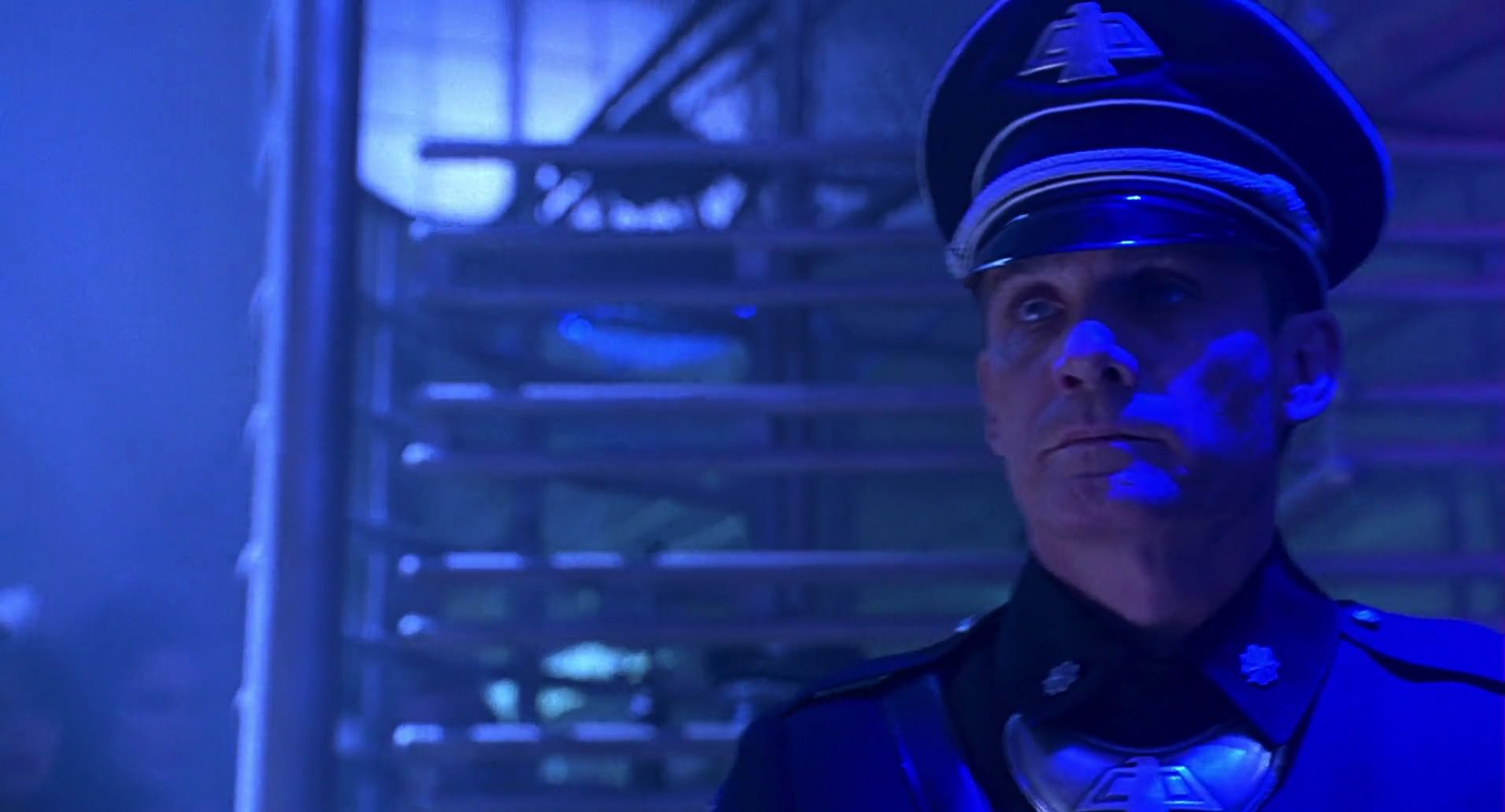 Barb Wire (1996) screencap 4251