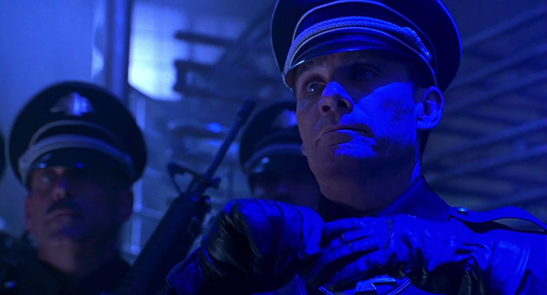 Barb Wire (1996) screencap 4260