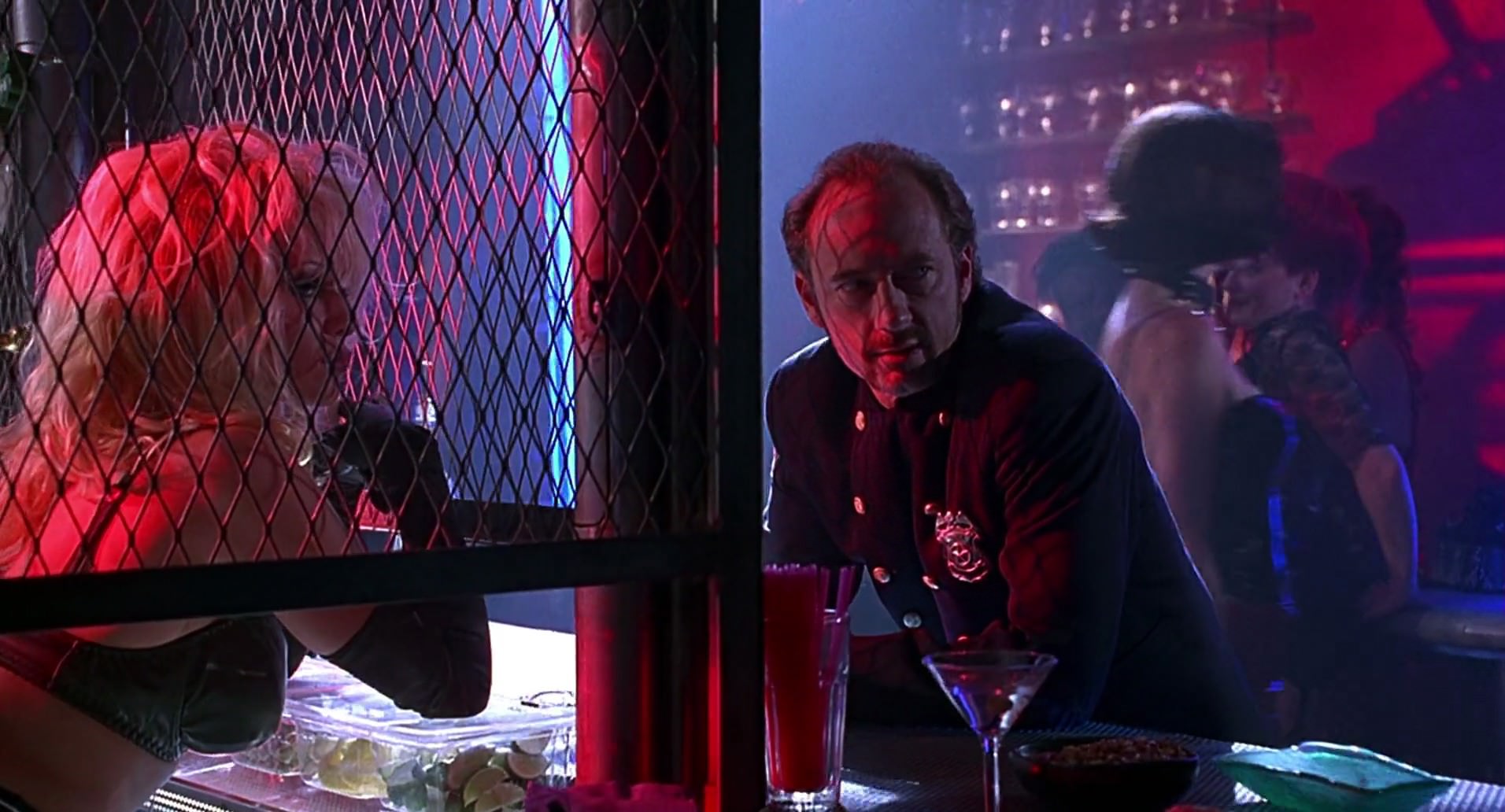 Barb Wire (1996) screencap 4266