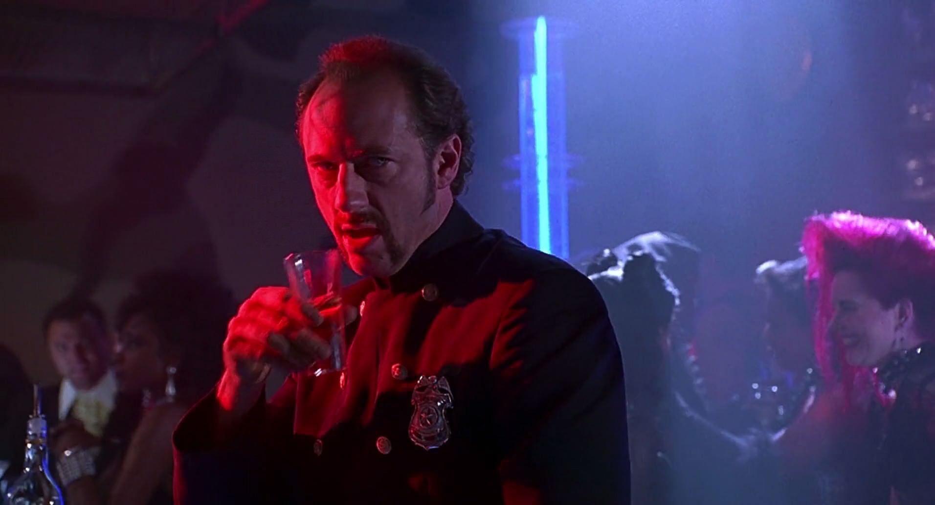 Barb Wire (1996) HD screenshot 4277