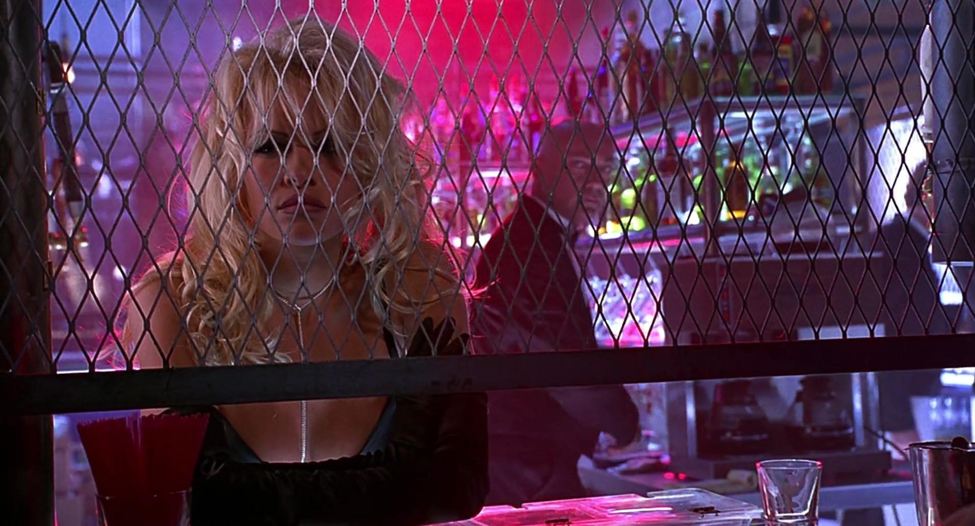Barb Wire (1996) HD screenshot 4283