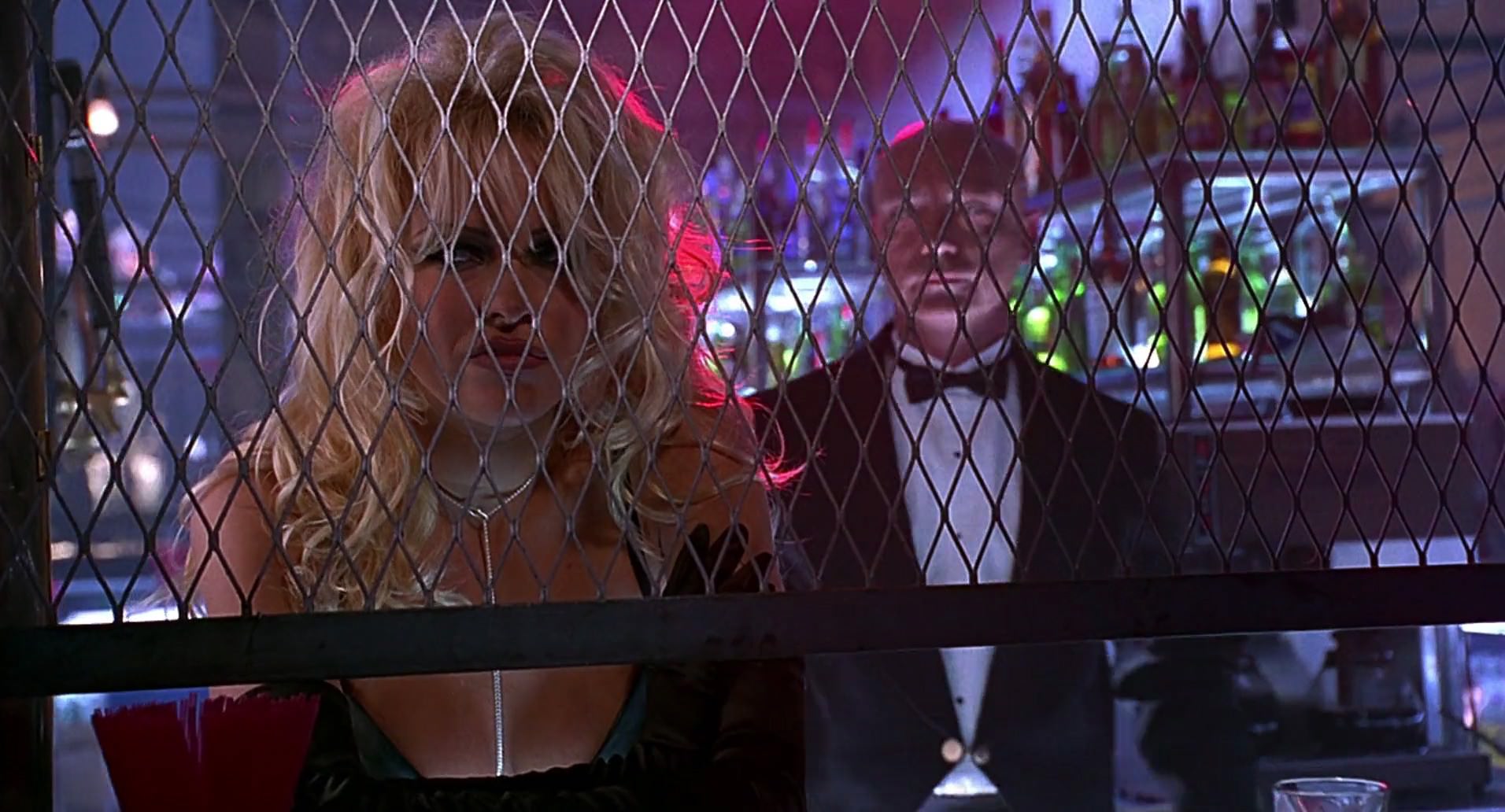 Barb Wire (1996) screencap 4290