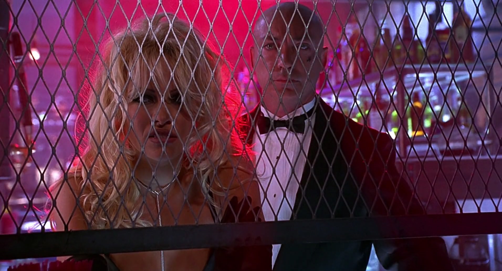 Barb Wire (1996) HD screenshot 4292
