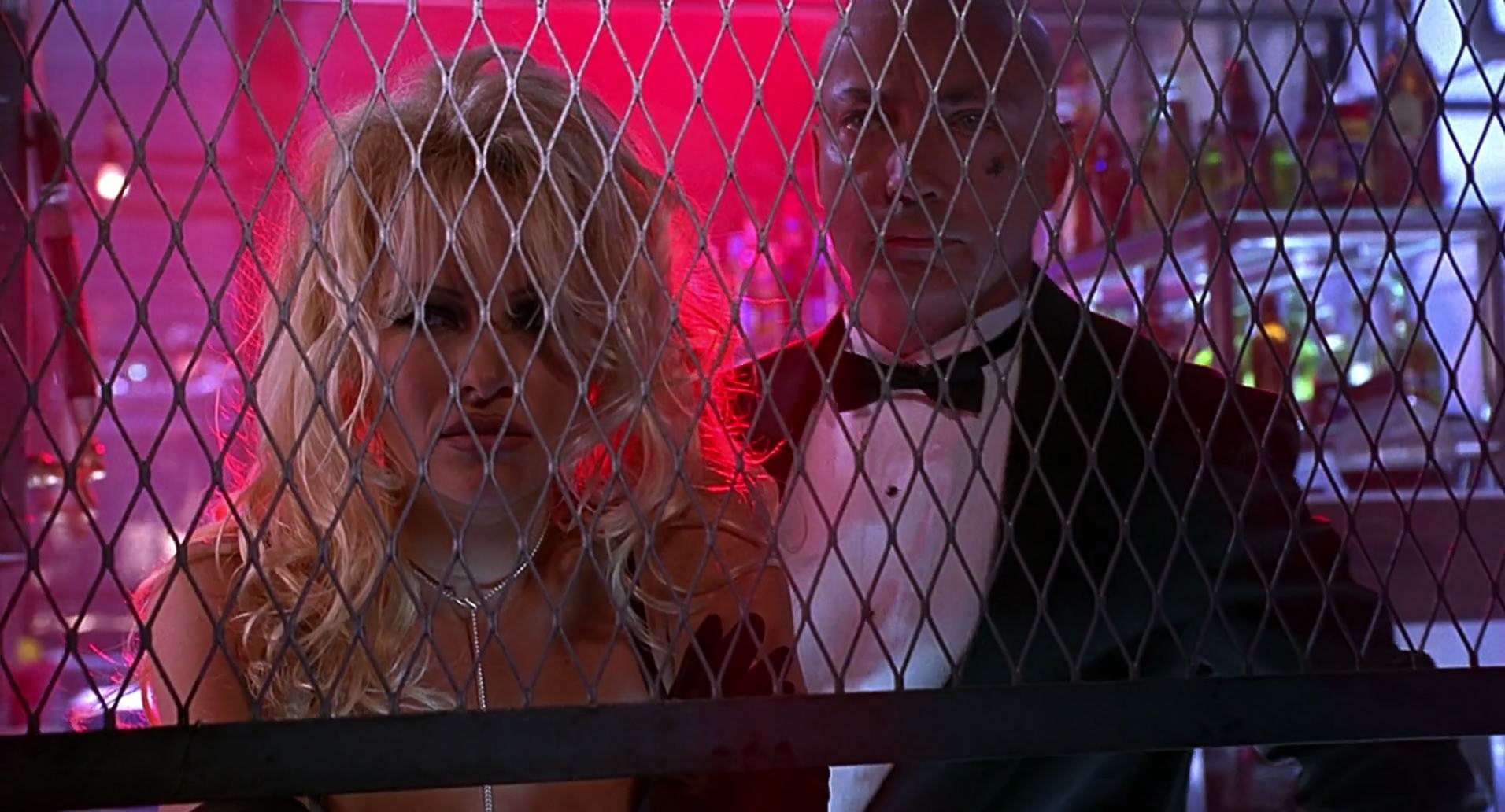 Barb Wire (1996) screencap 4293