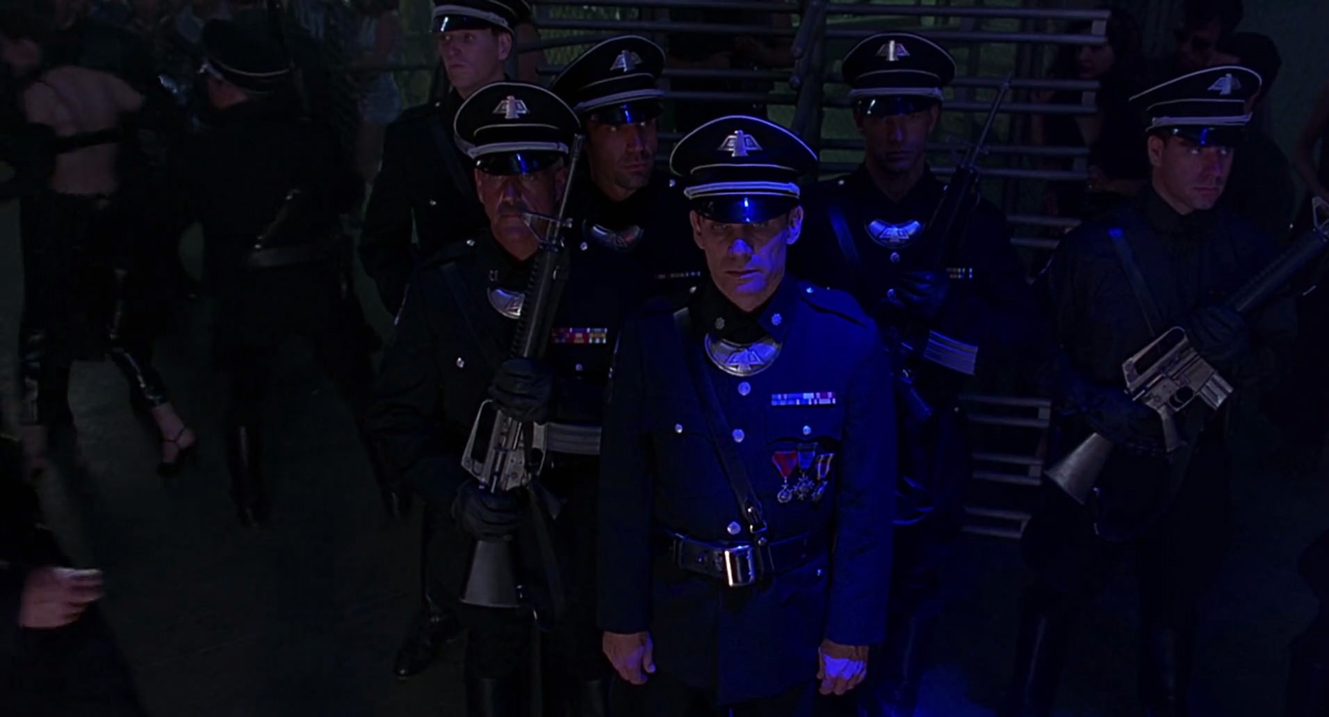 Barb Wire (1996) screencap 4296