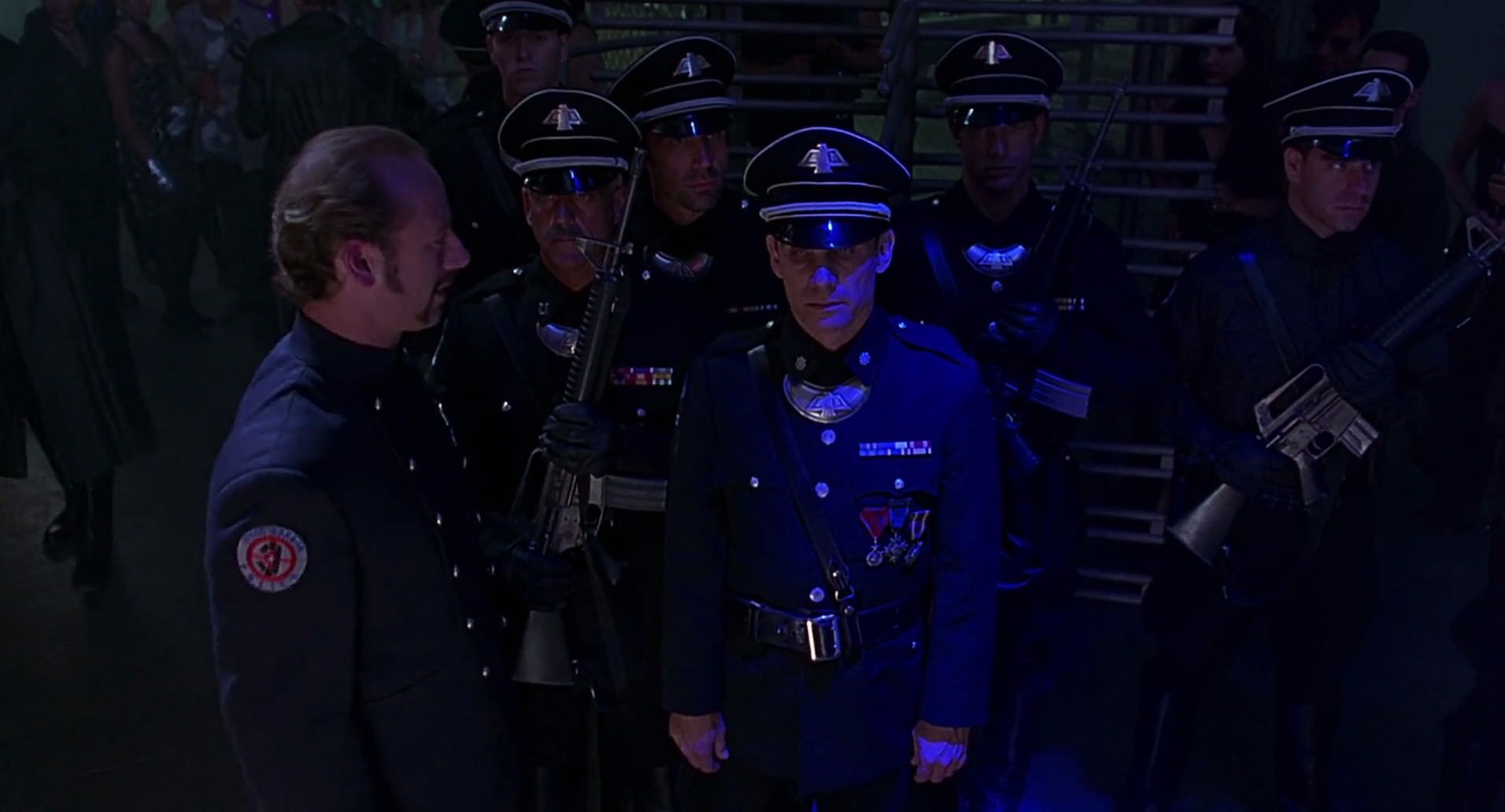 Barb Wire (1996) screencap 4299