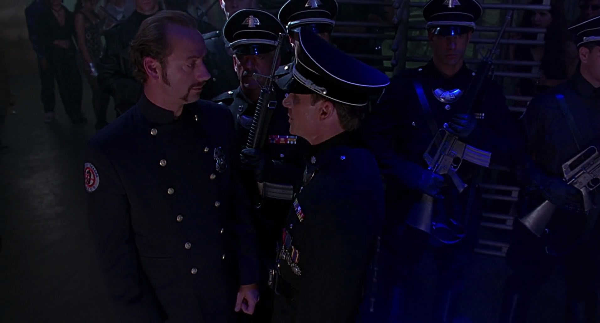 Barb Wire (1996) screencap 4320
